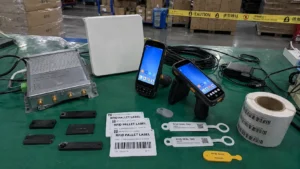Comprehensive Fongwah RFID logistics hardware ecosystem including fixed dock door readers, rugged handheld terminals, and pallet tags.