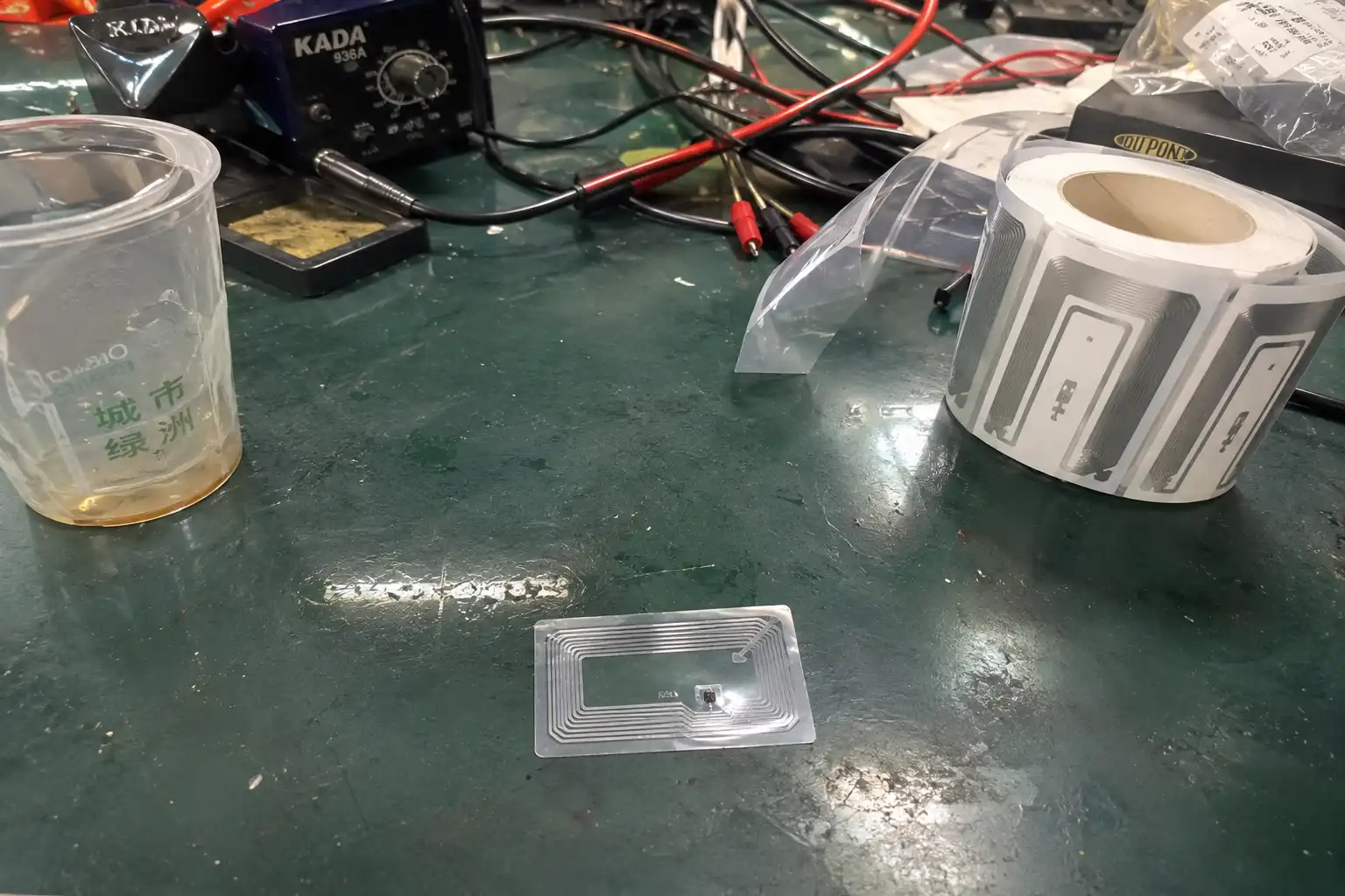 A passive RFID tag's antenna and chip