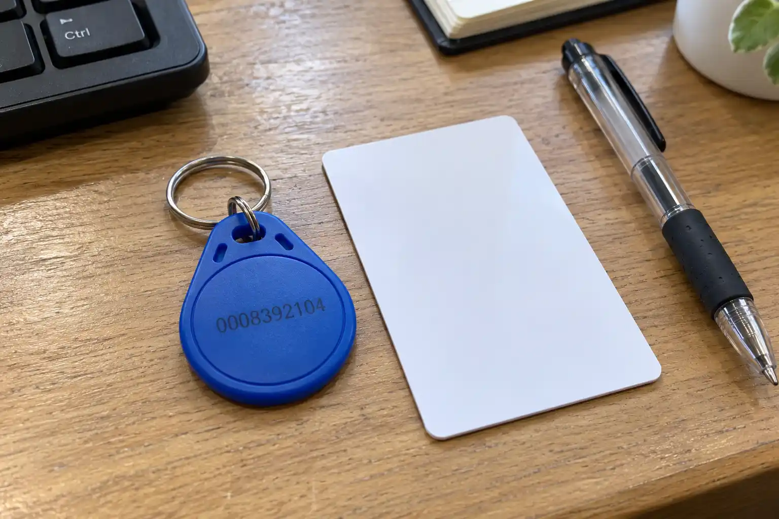 Basic UID RFID keyfob compared with a secure smart card