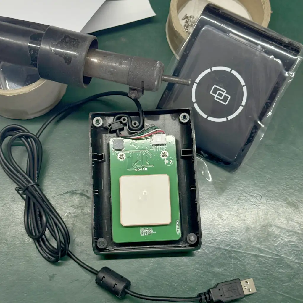 Beyond the Basics: How Do You Choose the Right UHF RFID Reader Writer for Industrial Efficiency?