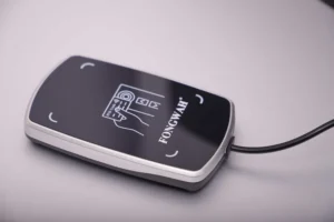 Fongwah S7 dual-frequency (125kHz & 13.56MHz) desktop RFID reader, an efficient hardware solution for unencrypted visitor access control and keyboard emulation.