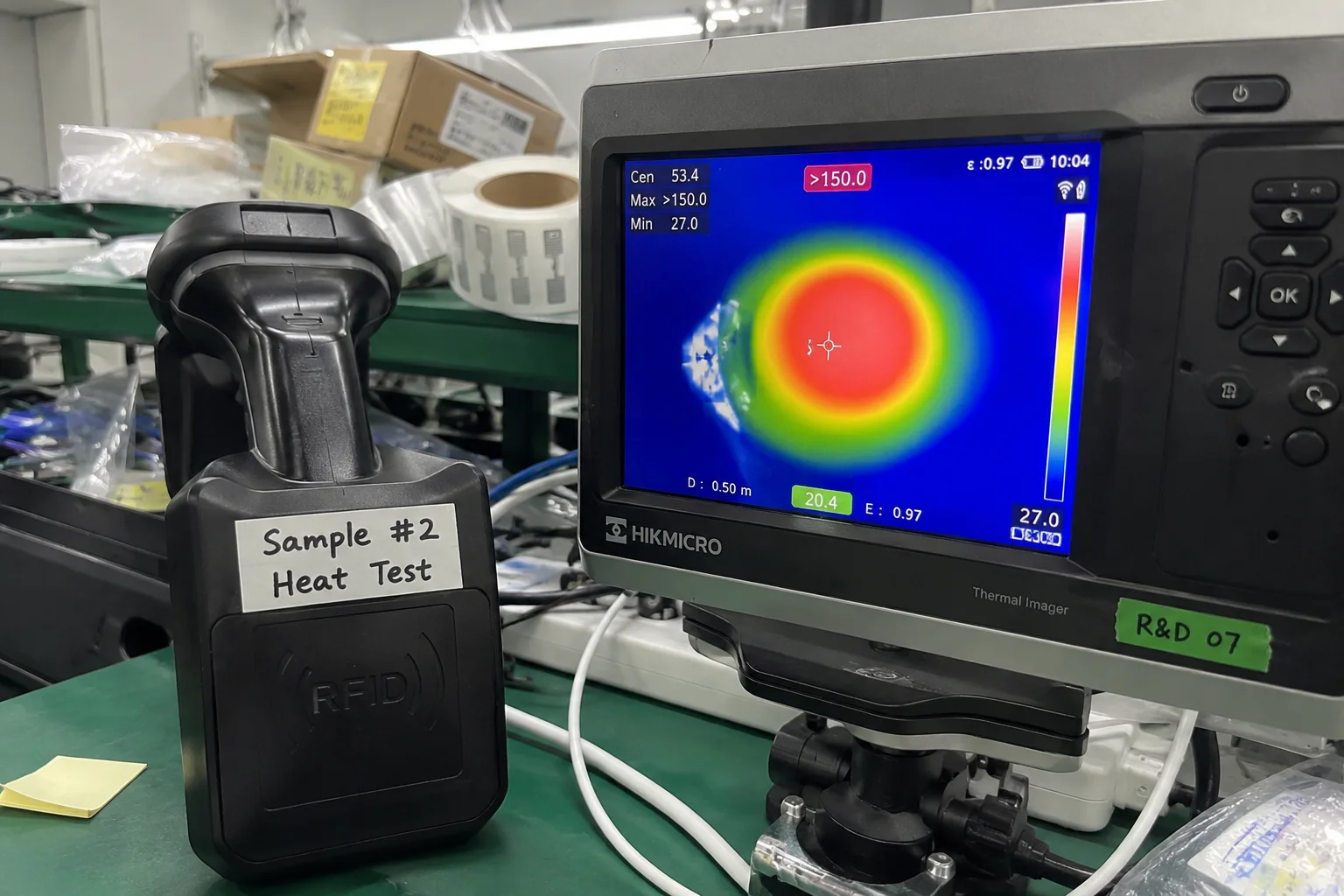 Thermal image of a handheld device showing a red-hot spot where the RFID module is located